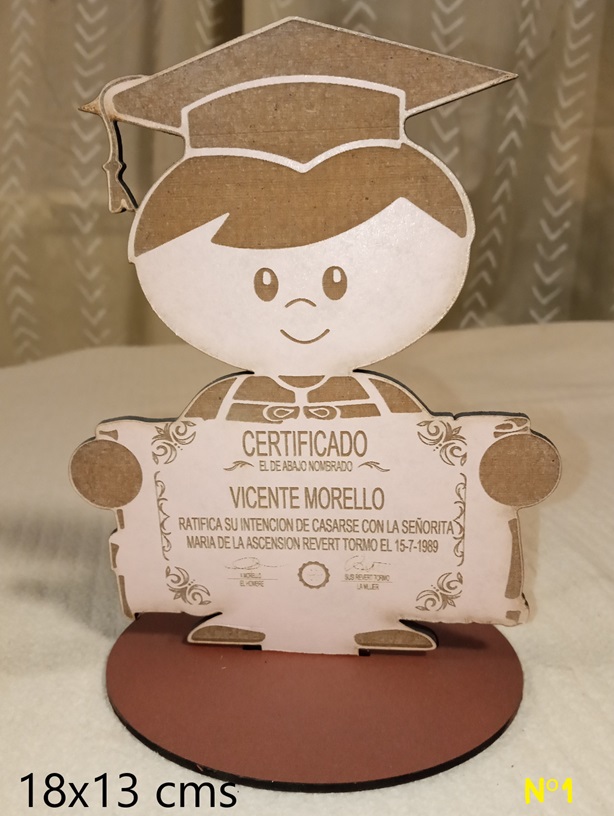 Niño graduado personalizado