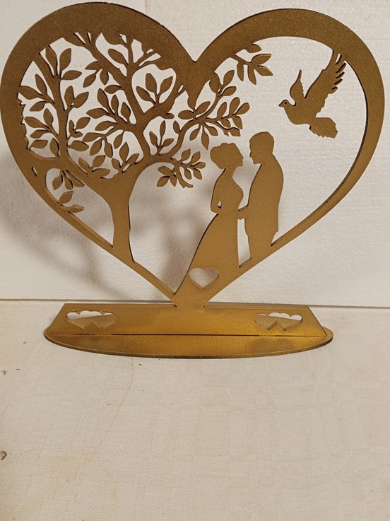 Figura novios corazon arbol personalizada 2