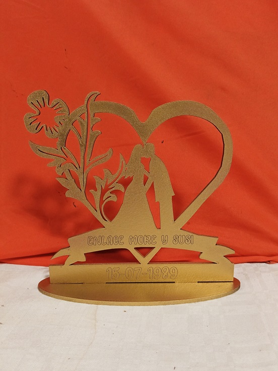 Figura bodas novios corazon con flores personalizada 2