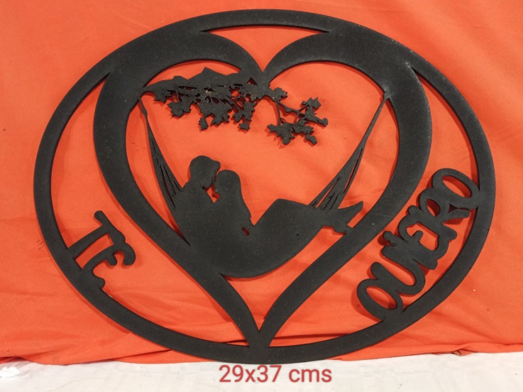 Mural pared corazon novios en tumbona