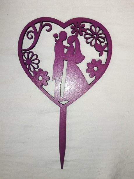 Topper para tartas de boda novios besandose dentro corazon 2