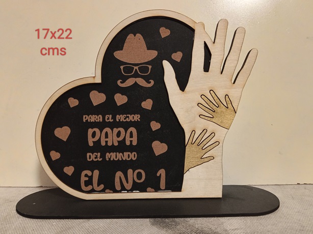 Figura manos mejor papa del mundo