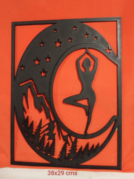 Mural silueta yoga luna paisaje