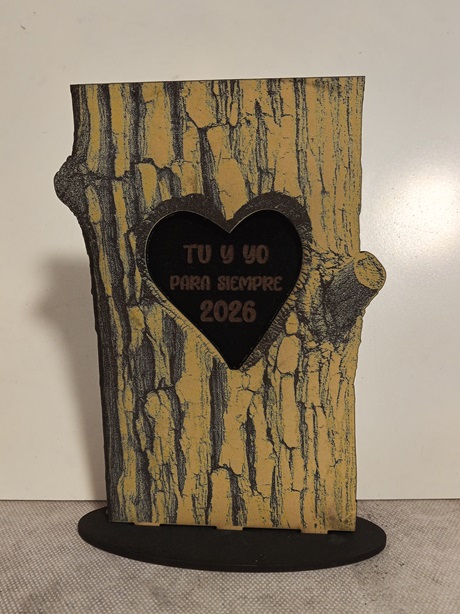 Figura tronco con corazon personalizado en 2 capas 2