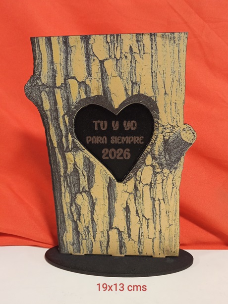 Figura tronco con corazon personalizado en 2 capas