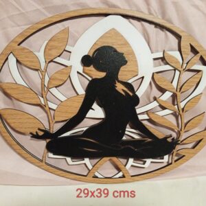 Mural chica yoga flores 3 capas