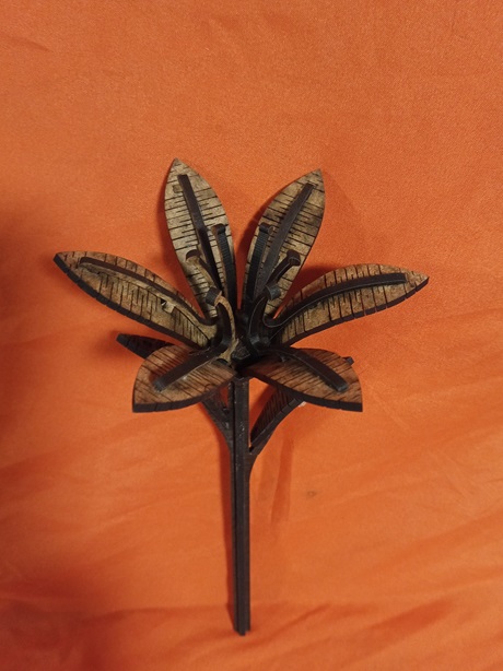 Flor de madera pétalos abiertos 2