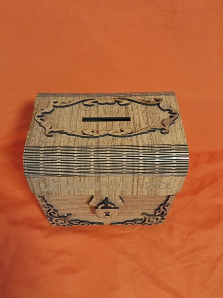Hucha baul personalizada 3