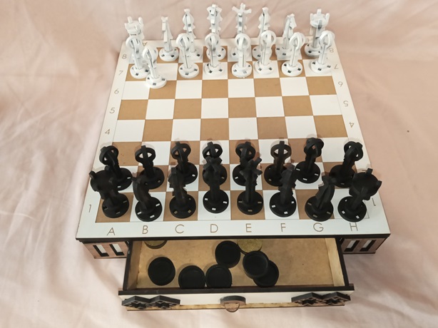 Juego de ajedrez y damas madera decorado 2